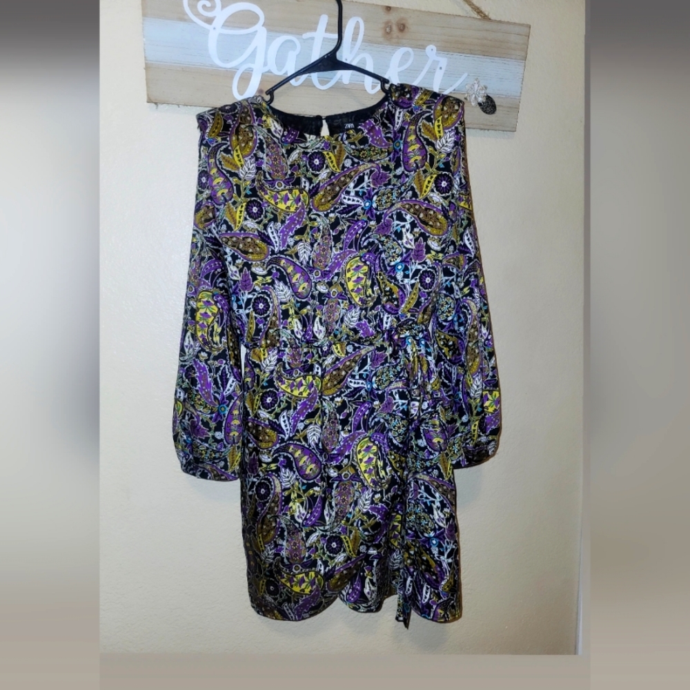NWT ZARA mini dress size M floral shoulder pads polyester machine washable